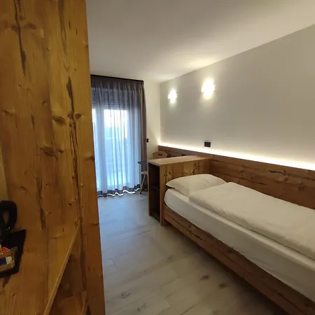 Aria Alpina Guest House Affittacamere-3